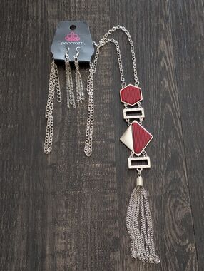 Paparazzi Silvertone Necklace & Earrings Set NWT